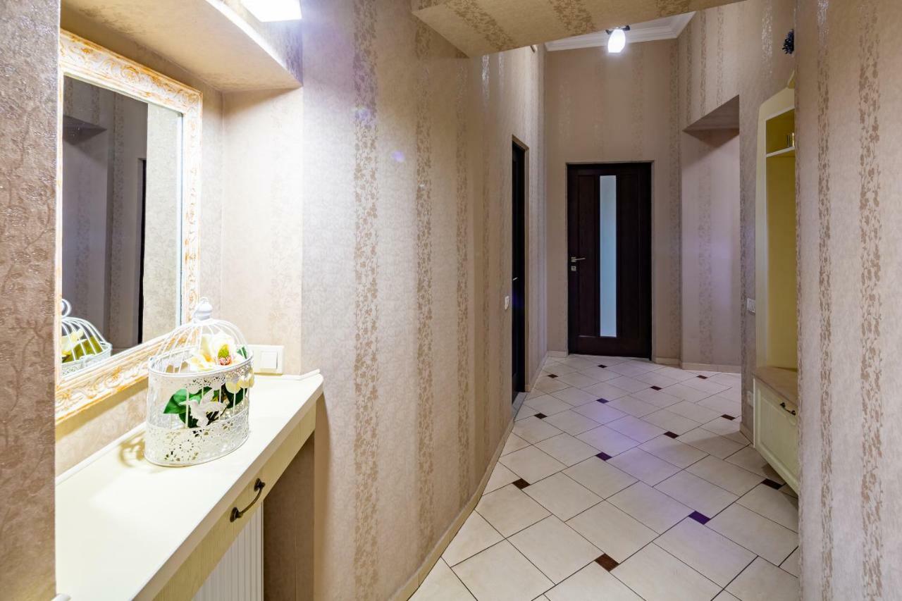 Alfa Apartments Kniazia Romana 11 Lviv Exterior foto